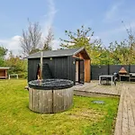 別荘 Charming Older With Several Terraces, Annex, Hot Tub And Shelter Just A Few Minutes Walk From Elsegarde And Close To エーベルトフト
