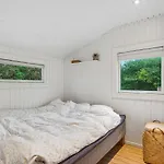 Charming Older With Several Terraces, Annex, Hot Tub And Shelter Just A Few Minutes Walk From Elsegarde And Close To