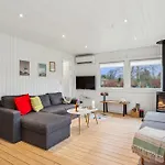 Charming Older With Several Terraces, Annex, Hot Tub And Shelter Just A Few Minutes Walk From Elsegarde And Close To